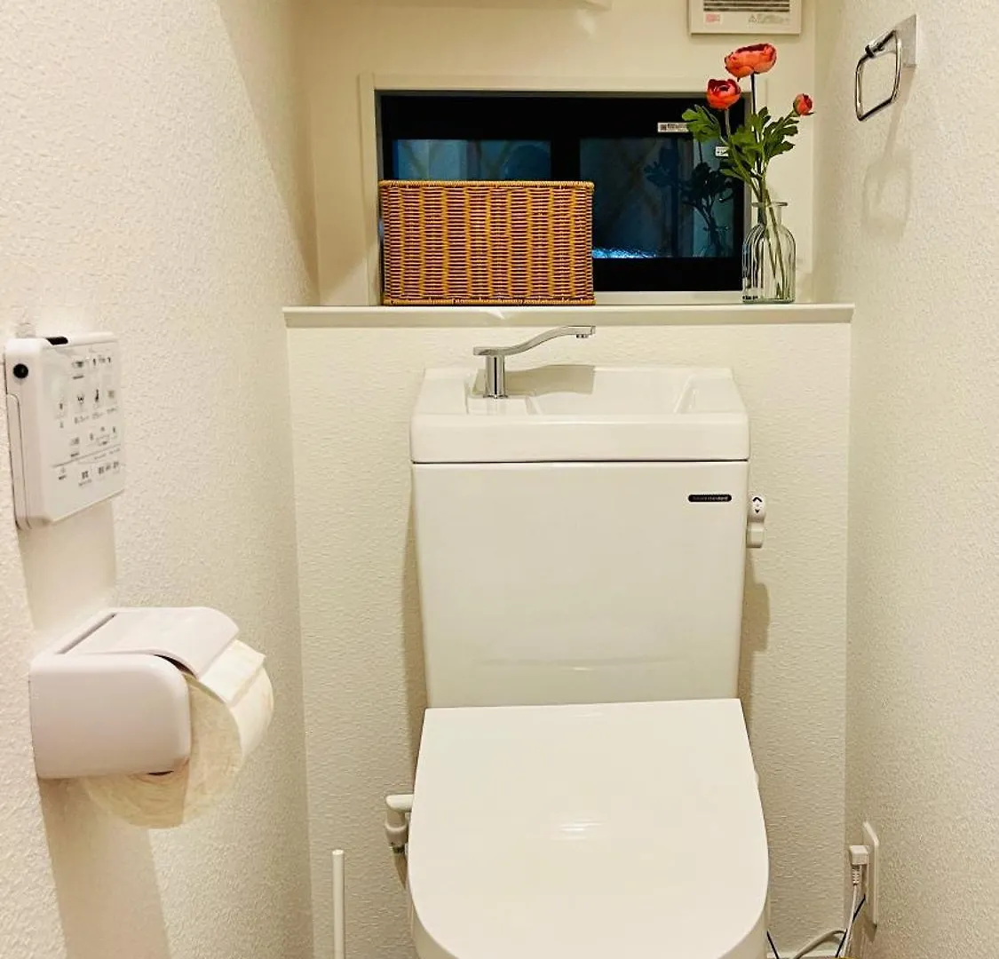 Apartment Ferienwohnung 關西機場直達 心齋橋難波電車5分 天下茶屋步行7分全新精品115平四臥室獨棟 免費停車 Ōsaka Japan